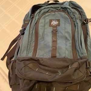 Eagle Creek Rick Steve’s classic backpack with attachable daypack